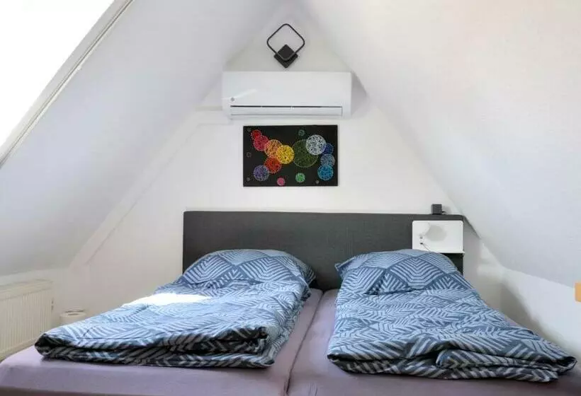 Gemütliche Dachwohnung Mit Kleiner Oder Großer Dachterrasse Nebeneinander