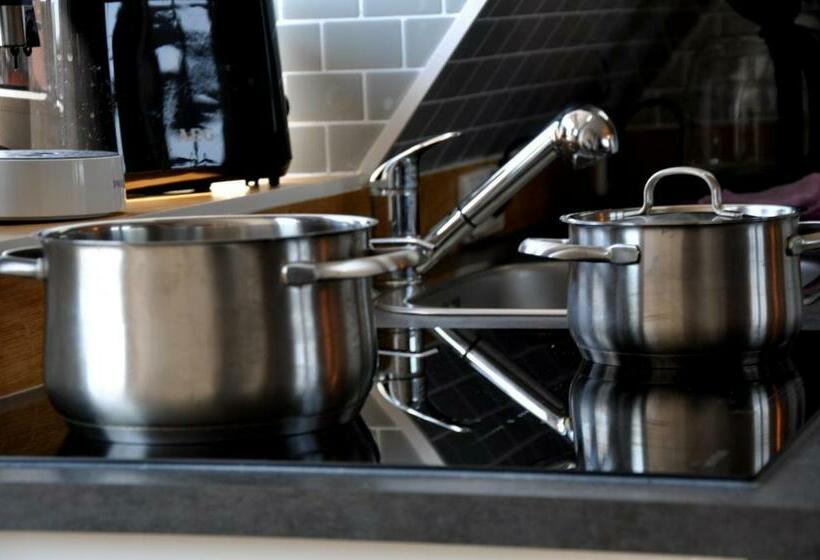 Gemütliche Dachwohnung Mit Kleiner Oder Großer Dachterrasse Nebeneinander