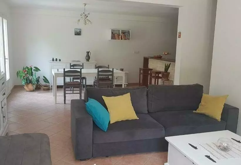 Rez De Villa