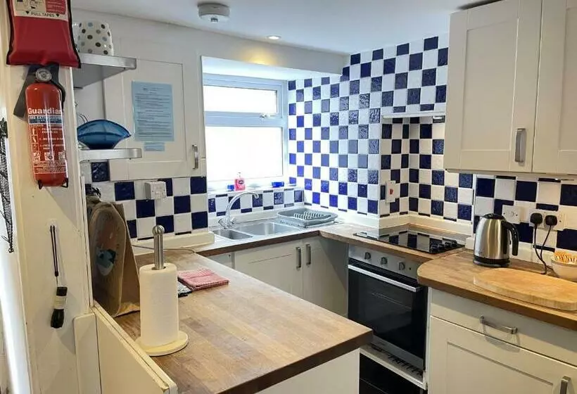 Hollies Cottage