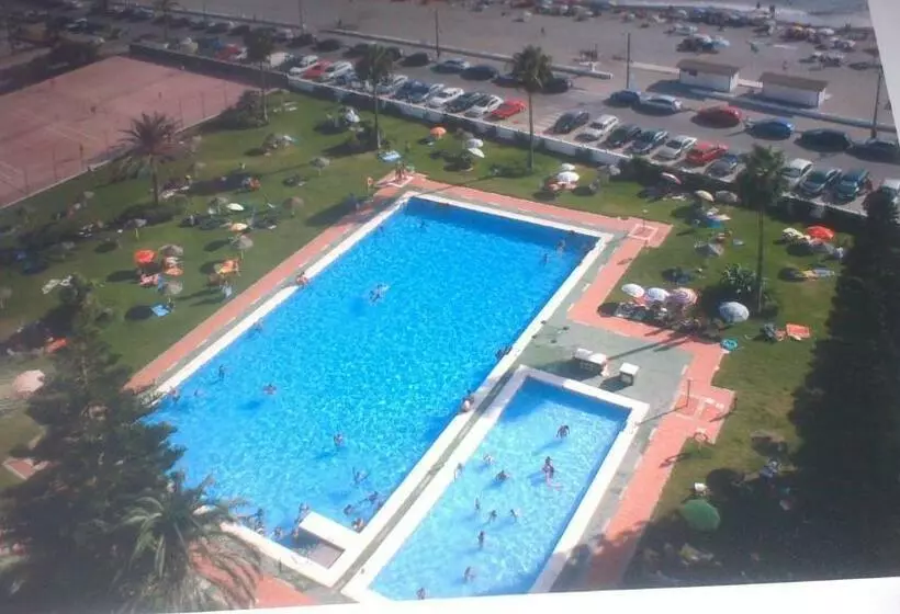 Un Barco En Tierra
