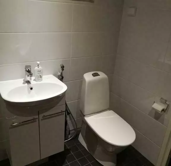 Cozy Cottage   Free Wifi And Parking