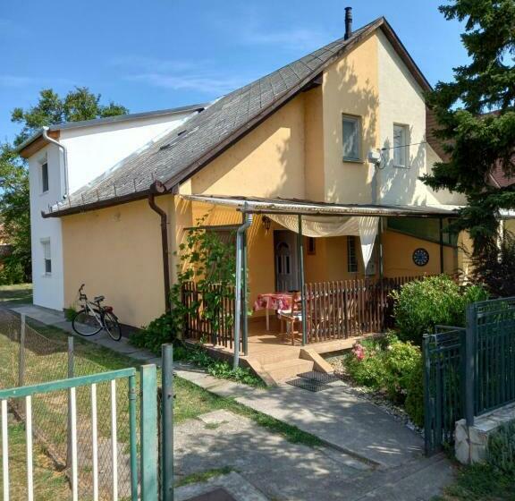 Csalogány Villa Balatonboglár