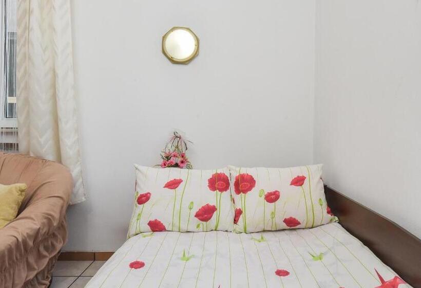 Historical Lion S Bridge 1 Bedroom Apartment