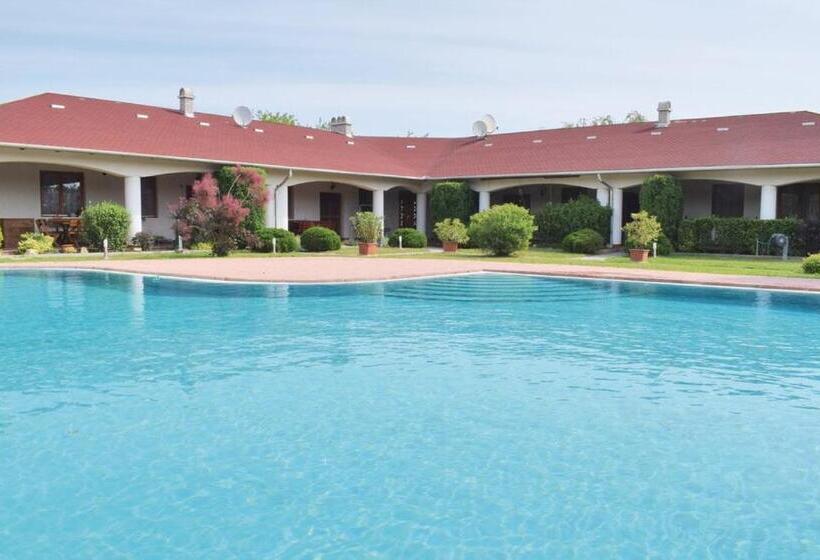 Szőlősgyörök Kun Apartment With 3 Bedrooms On 92 In