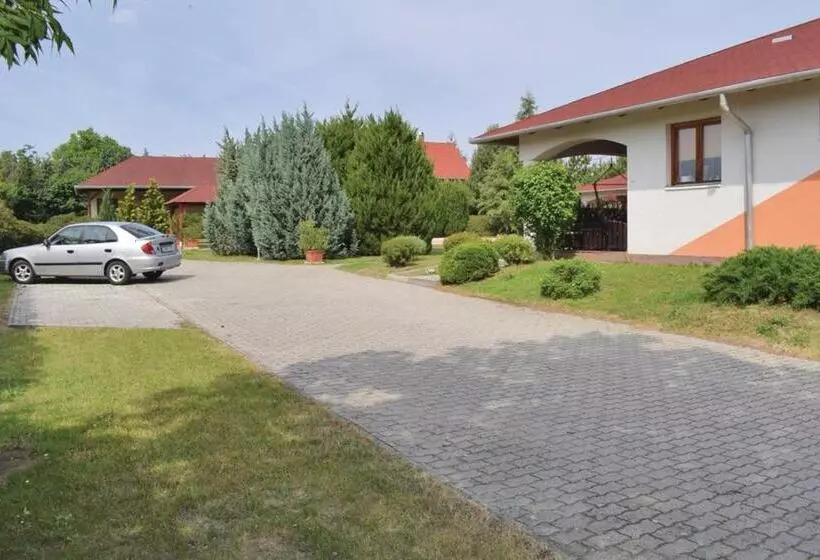 Szőlősgyörök Kun Apartment With 3 Bedrooms On 92 In