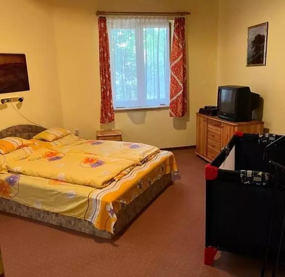 Szőlősgyörök Kun Apartment With 3 Bedrooms On 92 In