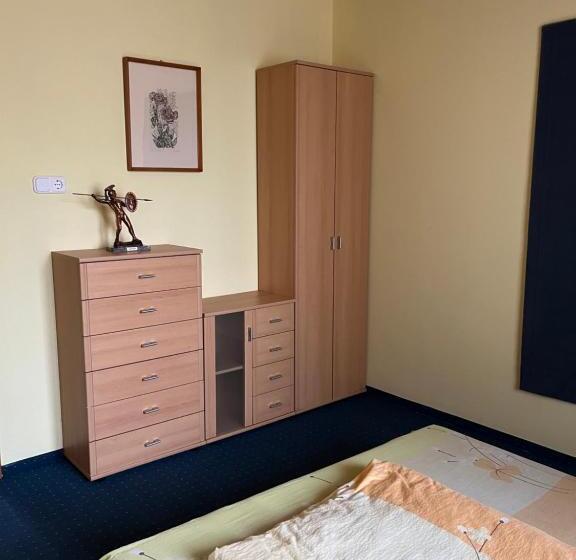 Szőlősgyörök Kun Apartment With 3 Bedrooms On 92 In