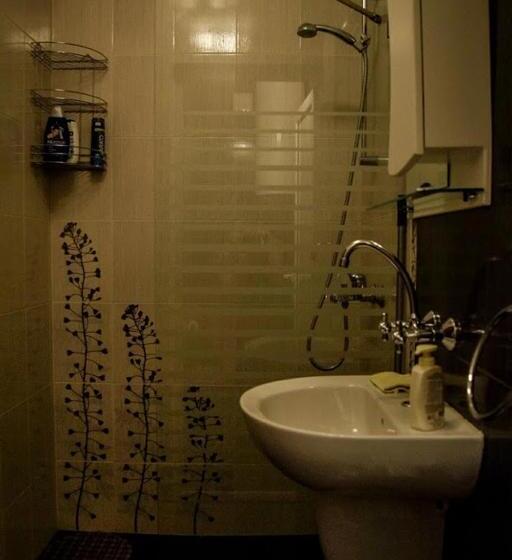 булевард „демокрация“ апартамент златна рибка