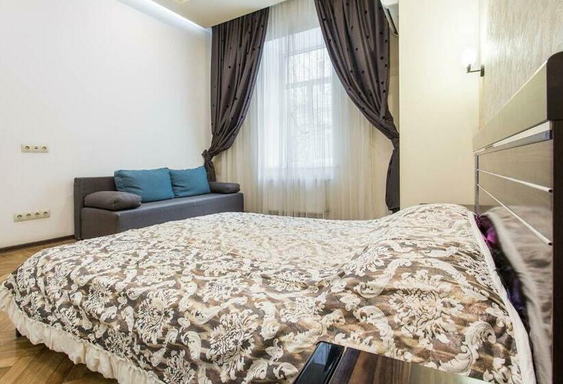 Odessa 3bedroom Deribas Apartment