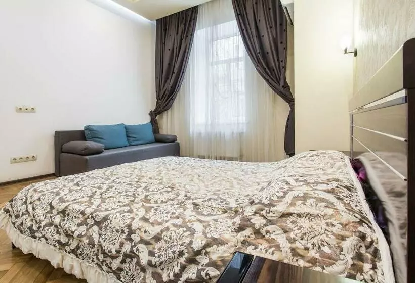 Odessa 3bedroom Deribas Apartment