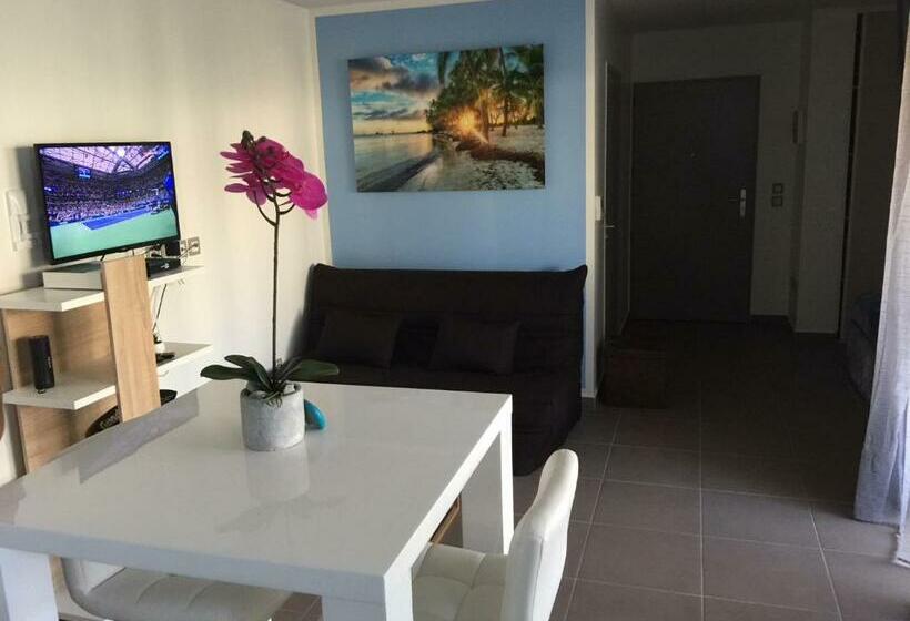 Beau Studio Proche De La Mer