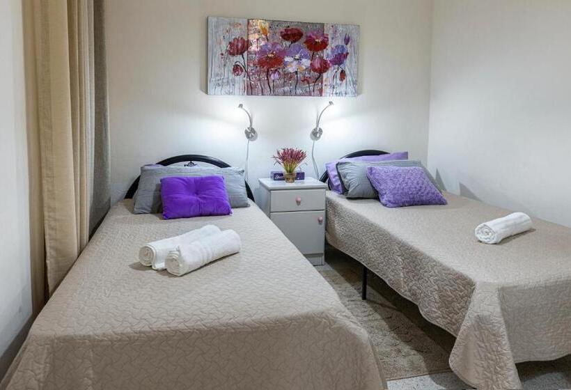 Seaside Flat With Scenic Country Views