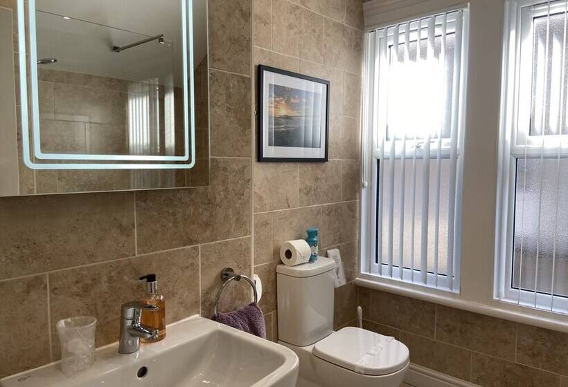 The Beach House Luxury Rooms Weston Super Mare