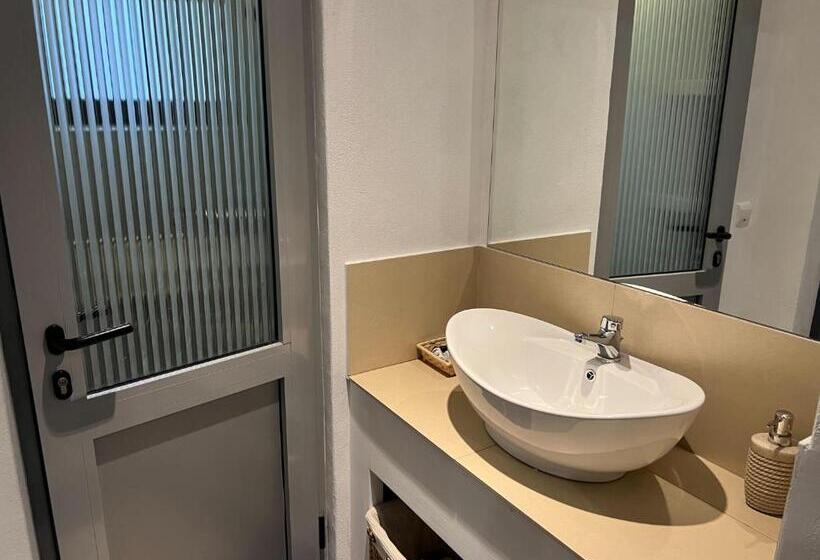 Vila Franceză Cazare Cu Jacuzzi Pe Malul Lacului Colibița