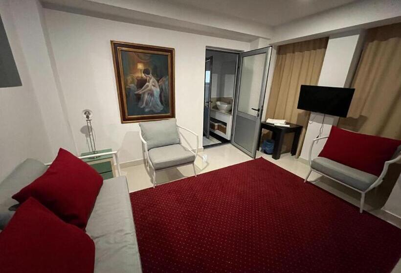 Vila Franceză Cazare Cu Jacuzzi Pe Malul Lacului Colibița