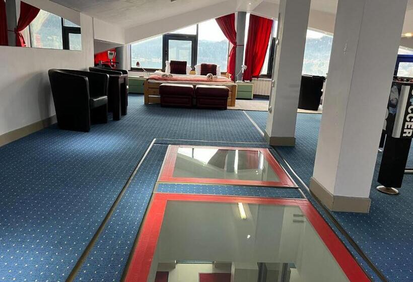 Vila Franceză Cazare Cu Jacuzzi Pe Malul Lacului Colibița