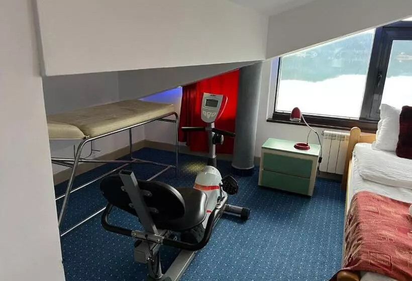 Vila Franceză   Cazare Cu Jacuzzi Pe Malul Lacului Colibița