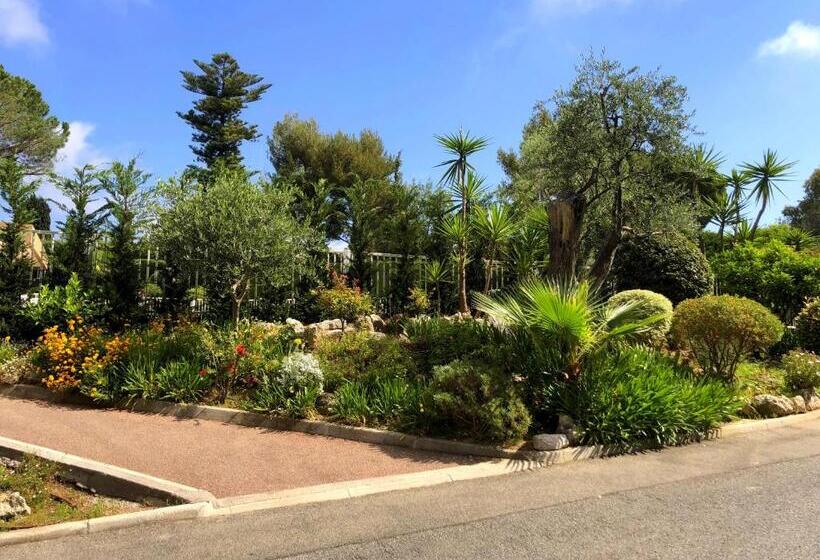 Havre De Paix En Méditerranée Avec Piscine Et Parking Privé