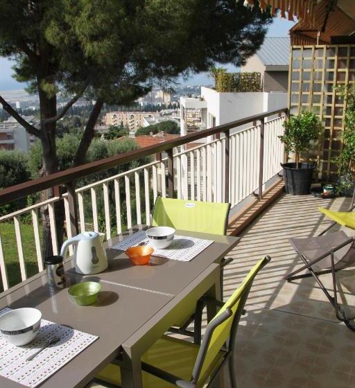 Havre De Paix En Méditerranée Avec Piscine Et Parking Privé