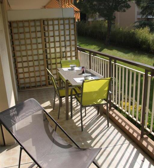 Havre De Paix En Méditerranée Avec Piscine Et Parking Privé