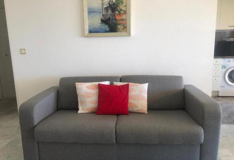 Havre De Paix En Méditerranée Avec Piscine Et Parking Privé