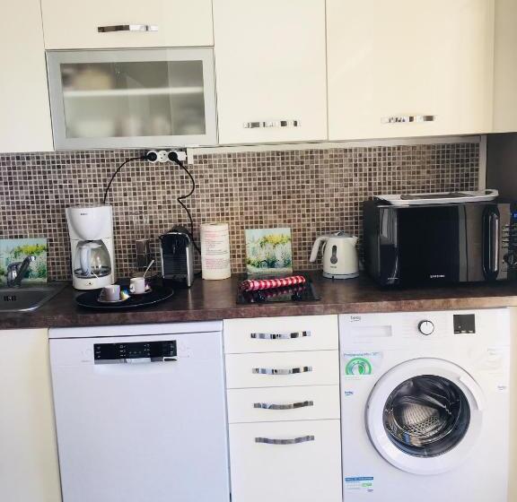 Havre De Paix En Méditerranée Avec Piscine Et Parking Privé