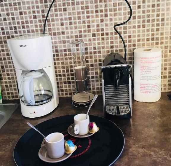 Havre De Paix En Méditerranée Avec Piscine Et Parking Privé