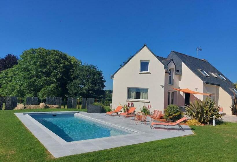 Maison Spacieuse Et Lumineuse Avec Piscine Privée Et Chauffée