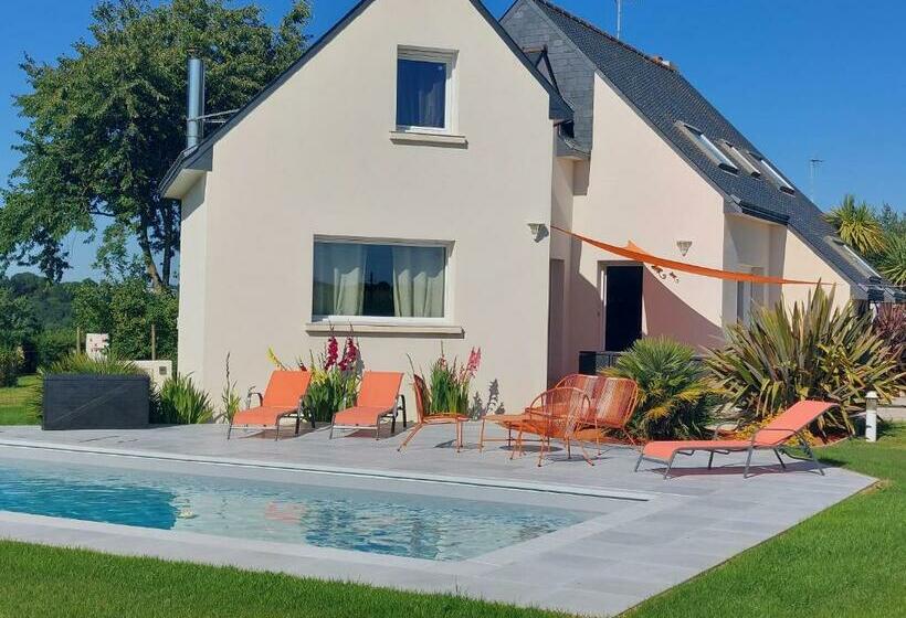 Maison Spacieuse Et Lumineuse Avec Piscine Privée Et Chauffée