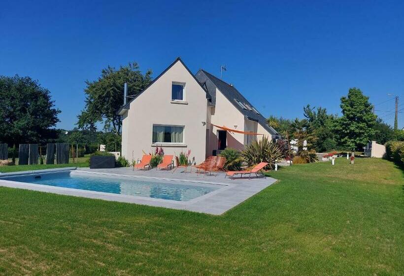 Maison Spacieuse Et Lumineuse Avec Piscine Privée Et Chauffée