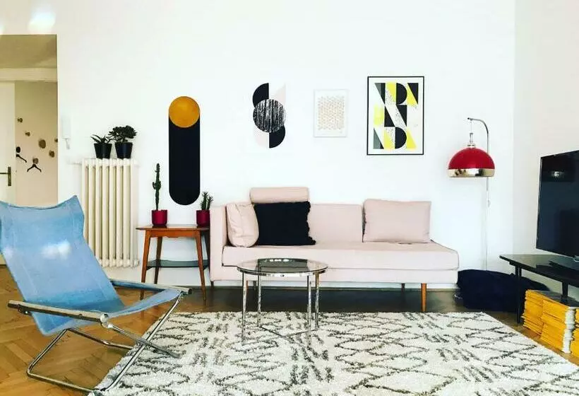 Spacious Bauhaus Icon Flat With Fitness Room In Central Buda, Close To The River And Margaret Island