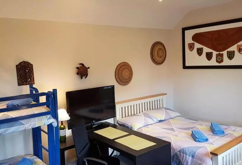 Hilltop Seaview Apartment