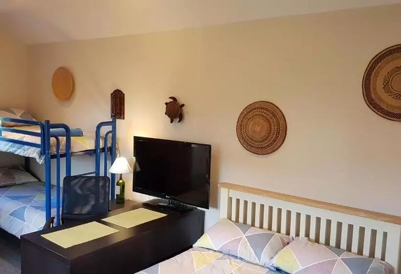 Hilltop Seaview Apartment