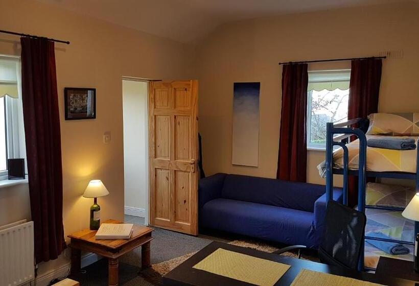 Hilltop Seaview Apartment