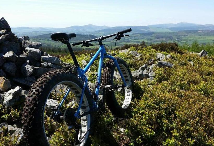 Hilltop Seaview Apartment