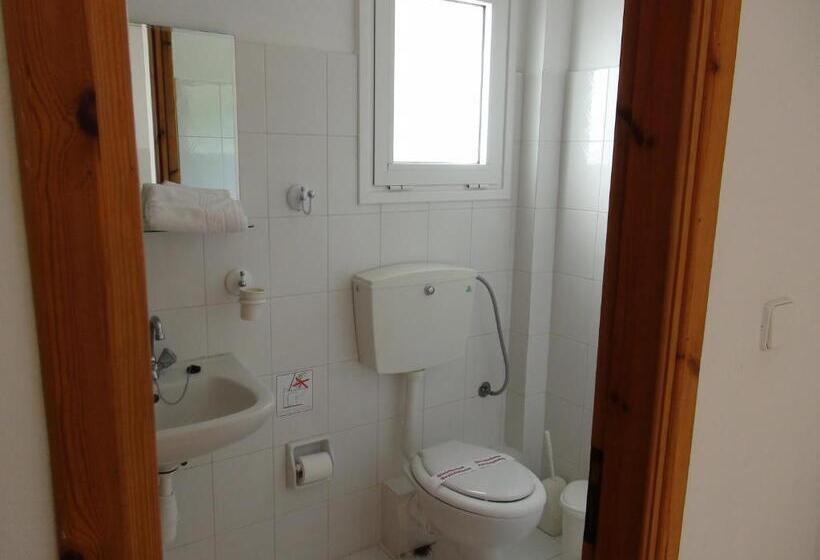 Filoxenia Hotel & Apartments