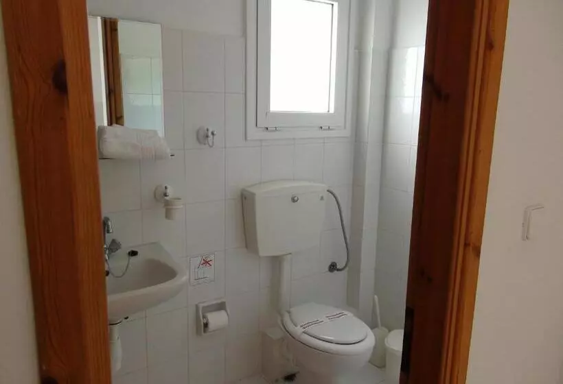 Filoxenia Hotel & Apartments