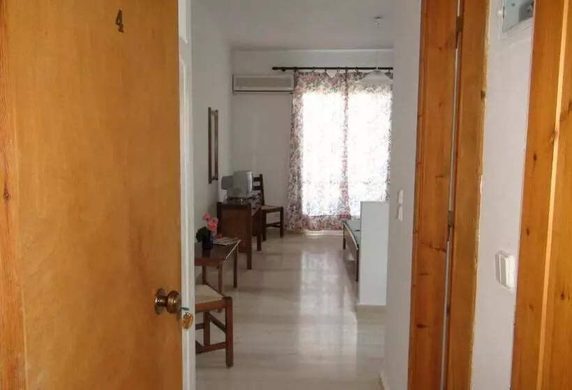 Filoxenia Hotel & Apartments