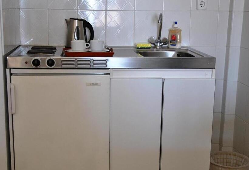 Filoxenia Hotel & Apartments