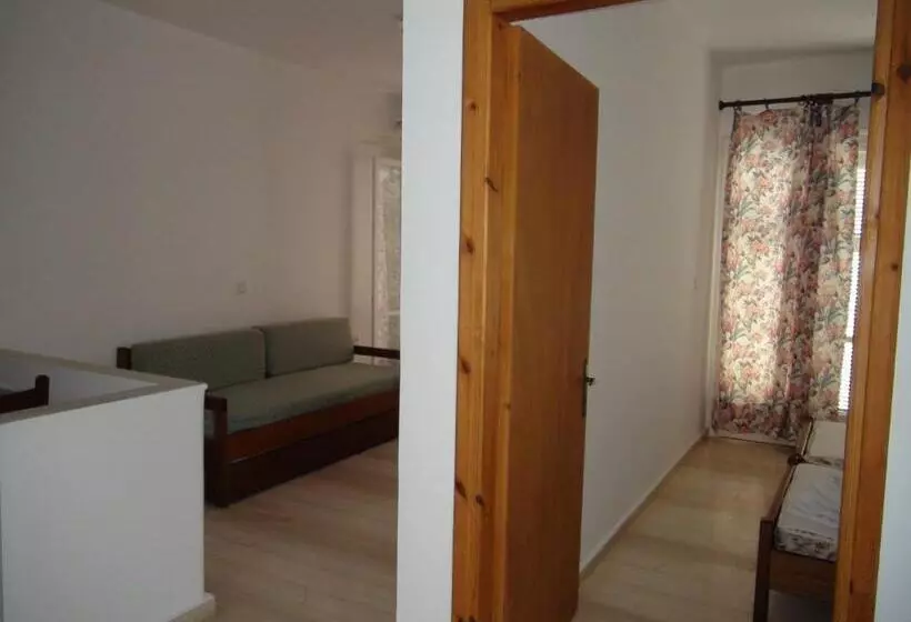 Filoxenia Hotel & Apartments