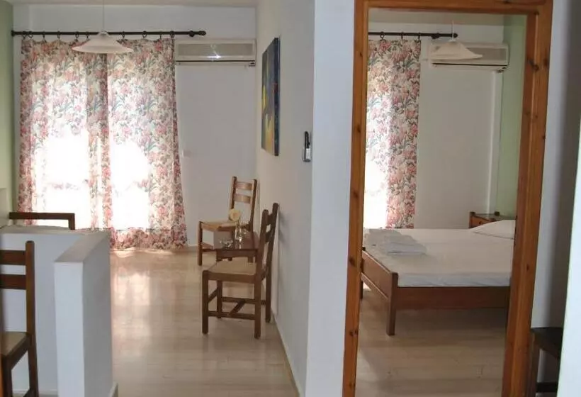 Filoxenia Hotel & Apartments