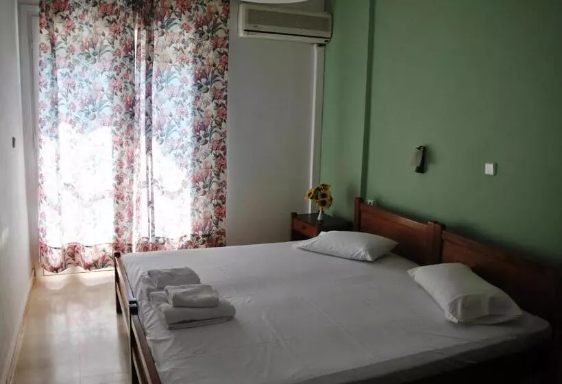 Filoxenia Hotel & Apartments