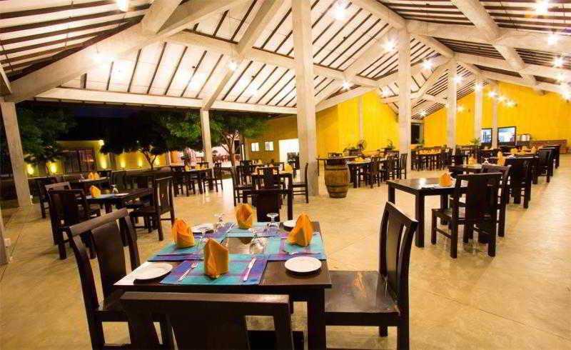 בית מלון כפרי Amethyst Resort Passikudah