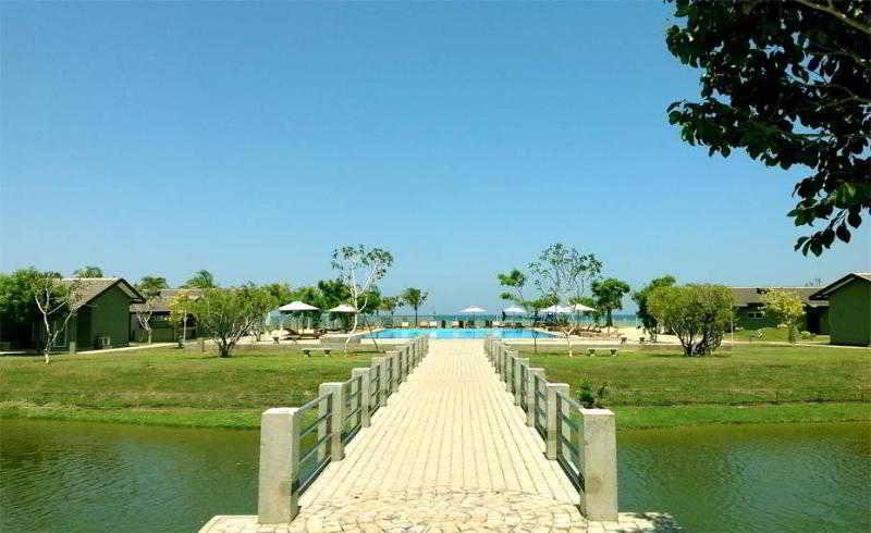 בית מלון כפרי Amethyst Resort Passikudah