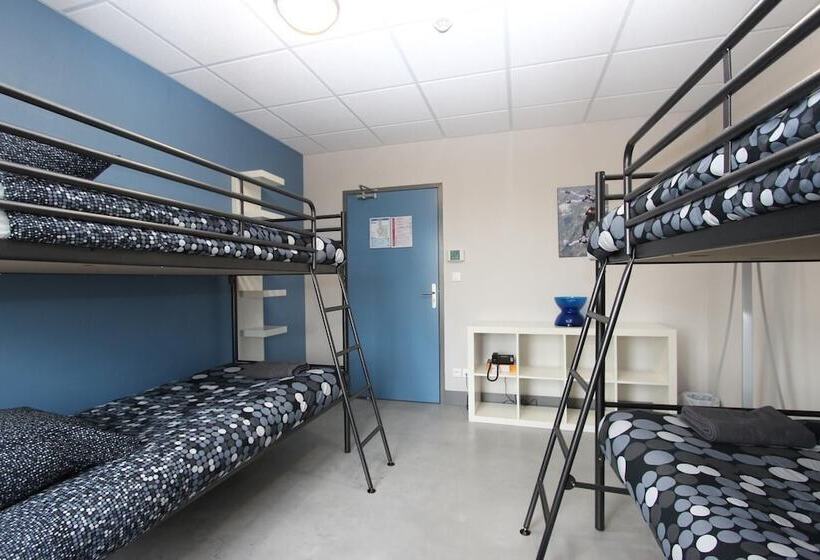 Hotel Auberge Flyzone Hostel