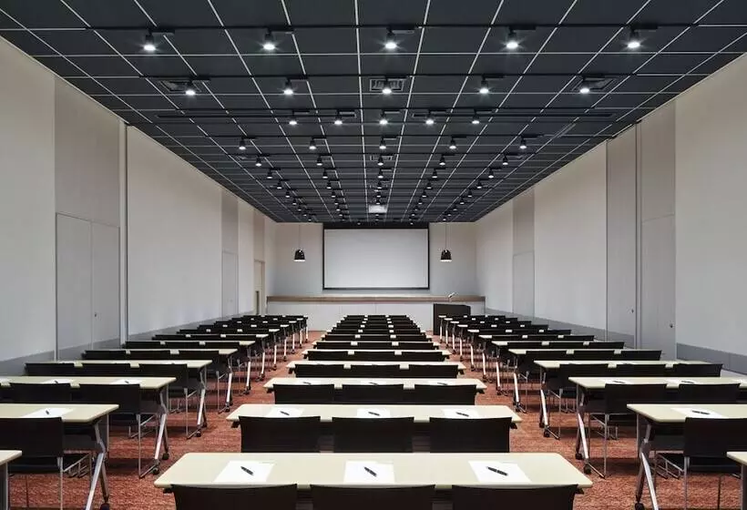 Hotel Courtyard By Marriott Tokyo Station