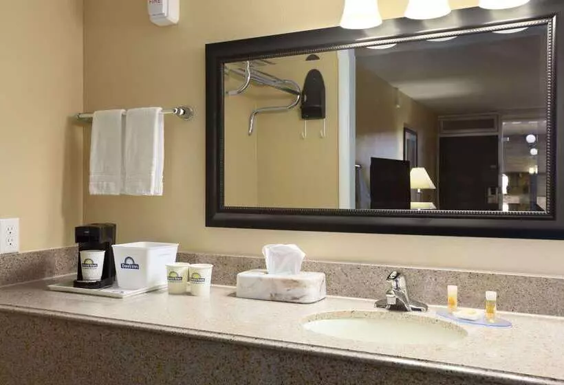 호텔 Days Inn By Wyndham Henryetta