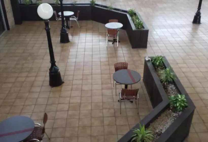 호텔 Days Inn By Wyndham Henryetta