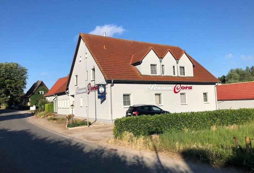 호텔 Pension Cora